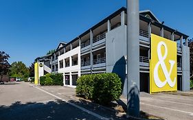 B&B Hotel Grenoble Universite 1