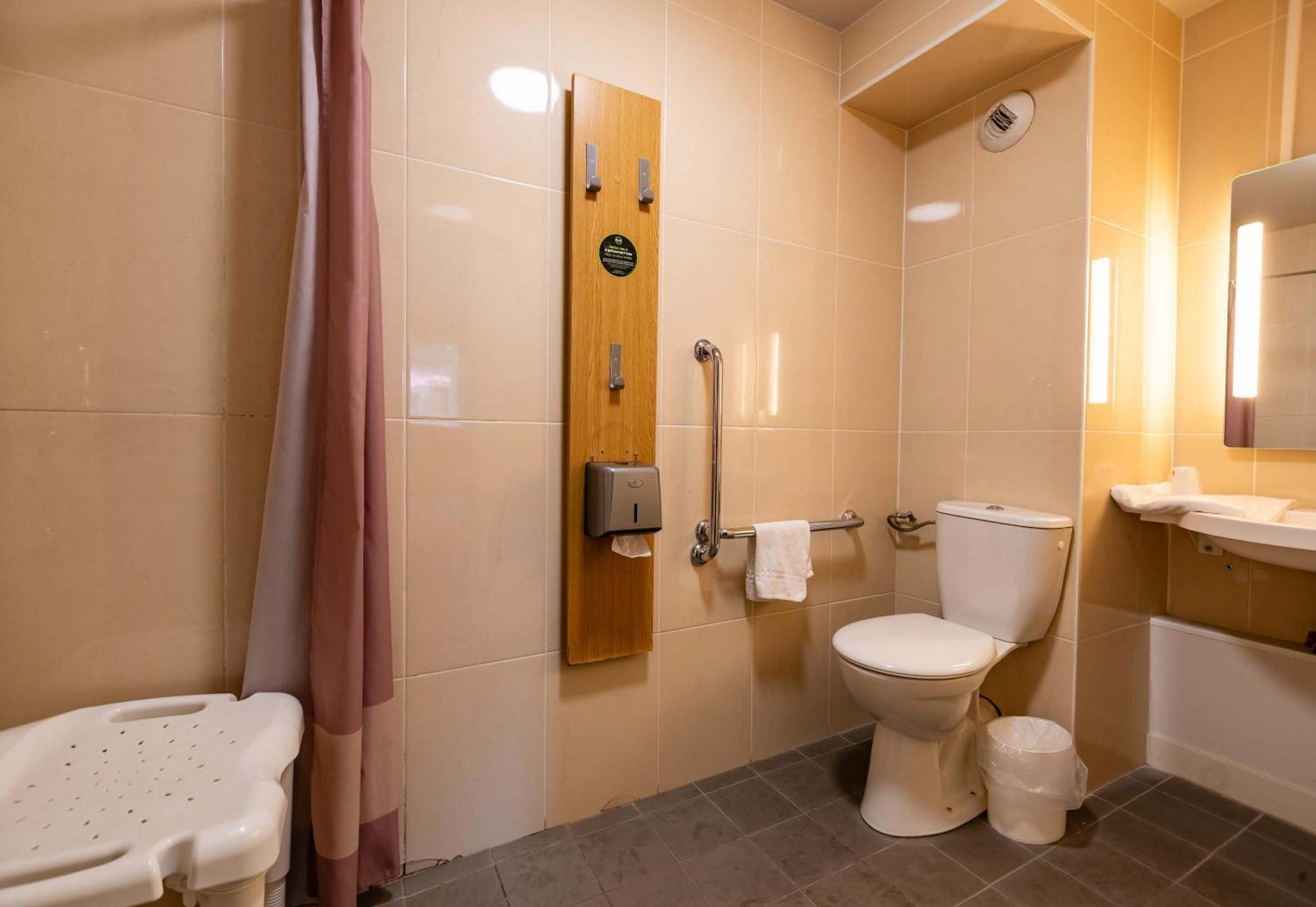 B&B Hotel Grenoble Universite 1 Gières Buitenkant foto