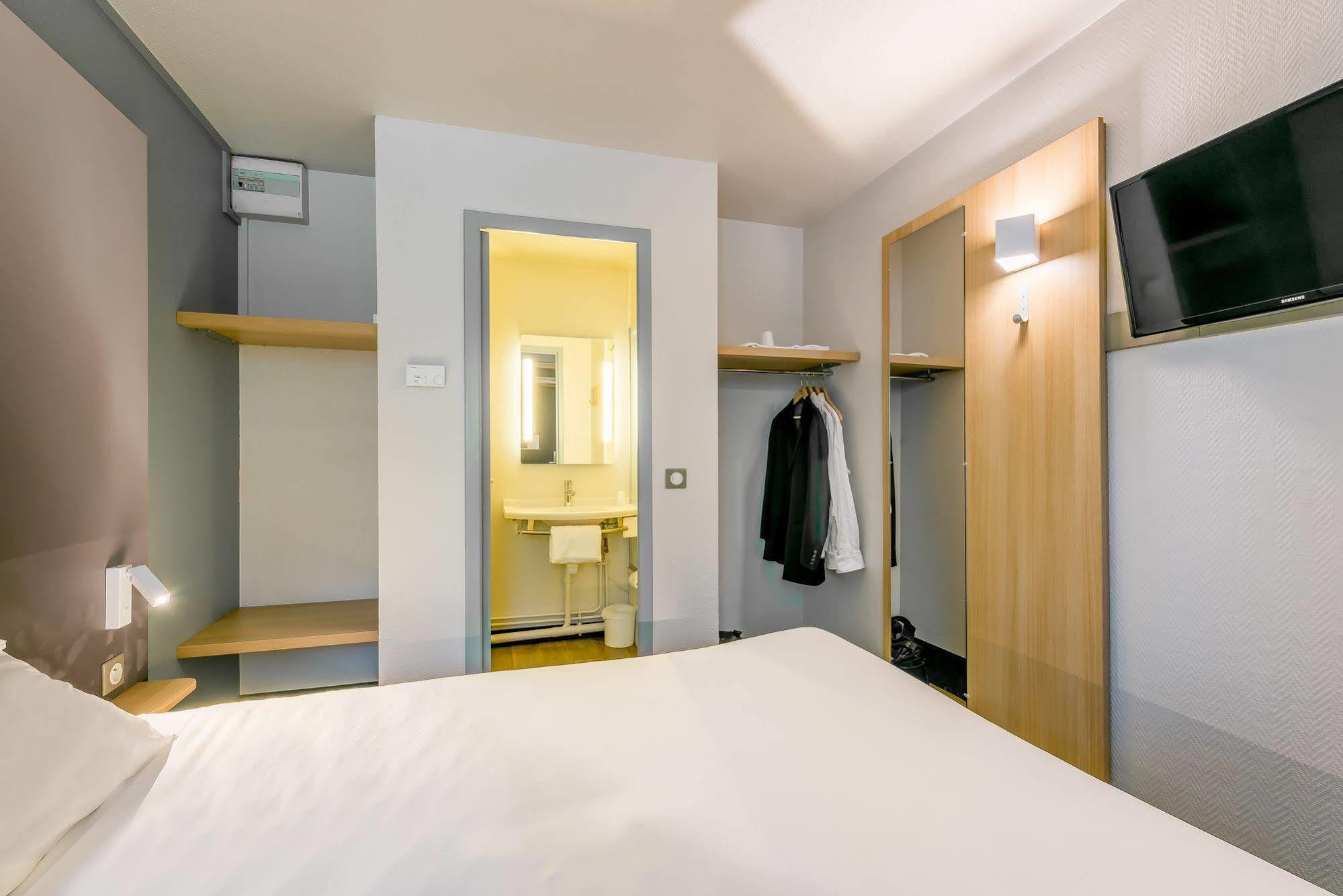 B&B Hotel Grenoble Universite 1 Gières Buitenkant foto