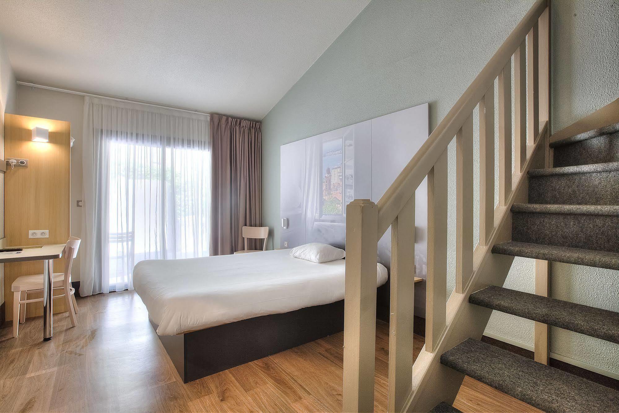 B&B Hotel Grenoble Universite 1 Gières Buitenkant foto