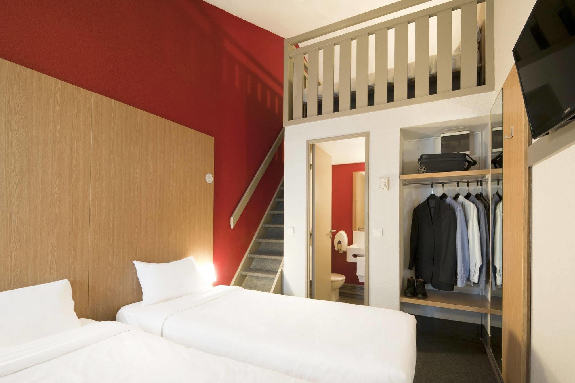 B&B Hotel Grenoble Universite 1 Gières Buitenkant foto