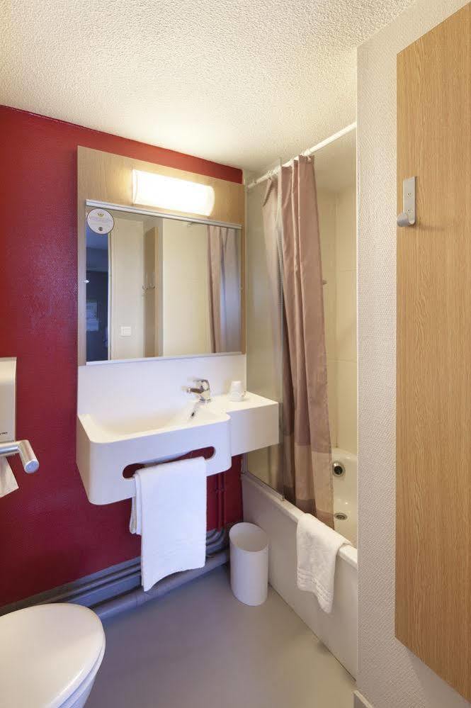 B&B Hotel Grenoble Universite 1 Gières Buitenkant foto