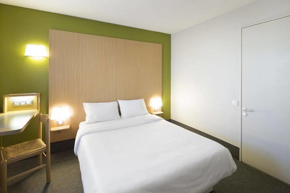 B&B Hotel Grenoble Universite 1 Gières Buitenkant foto